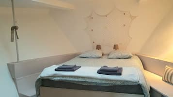 2 slaapkamers, een bureau, een strijkplank/strijkijzer, gratis wifi