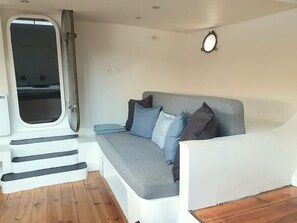 2 Schlafzimmer, Schreibtisch, BĂŒgeleisen/BĂŒgelbrett, kostenloses WLAN