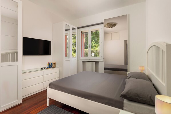 2 bedrooms, WiFi, bed sheets - The Garden's Home, cozy garden house sea-center x families with pets. (Rimini)