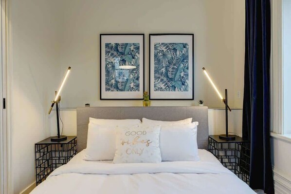 4 habitaciones, tabla de planchar con plancha, cuna de viaje y wifi 