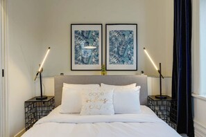 4 bedrooms, desk, iron/ironing board, travel crib