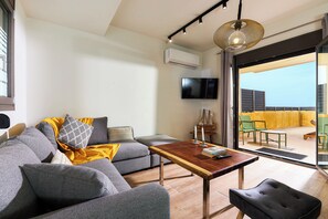 Smart TV - Unique Villa with Pool & Panoramic Views – Total Relaxation (Vrachasi)