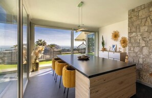 Interior - 06 Bl - Superb contemporary villa with sea view (Villeneuve-Loubet)