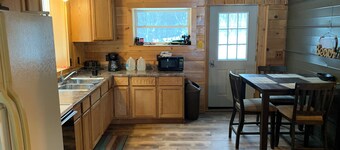 Lake Hoody: Private Pond Retreat; Cabin #1