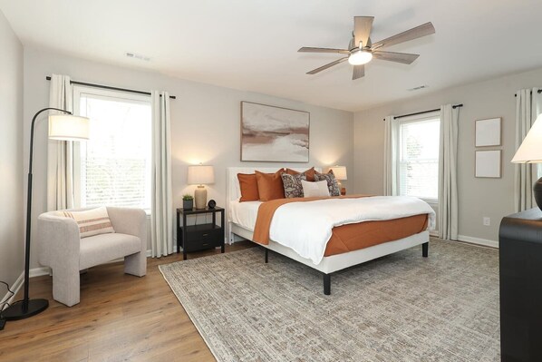 3 bedrooms, desk, iron/ironing board, free WiFi