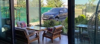 Cozy home - Garden, Fireplace & Cinema Experience