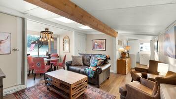 Télévision, cheminée