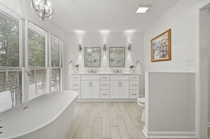 Hair dryer, towels - Private Deck Retreat Near Atlanta Attractions (Marietta)