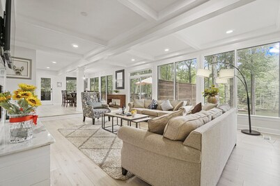 Private Deck Retreat Near Atlanta Attractions