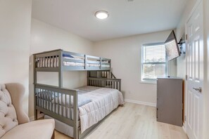 6 habitaciones, escritorio, wifi gratis y ropa de cama