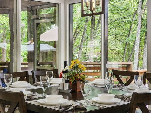 Private Deck Retreat Near Atlanta Attractions