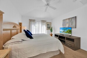 5 slaapkamers, een bureau, een strijkplank/strijkijzer, gratis wifi