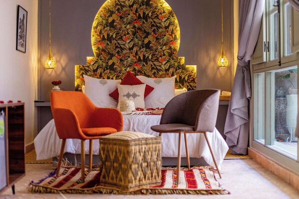 Silitysrauta/-lauta, ilmainen Wi-Fi, vuodevaatteet