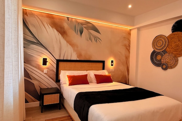 Classic Apartment | Laptop workspace, free WiFi