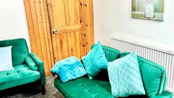 Apartment | Living area | TV