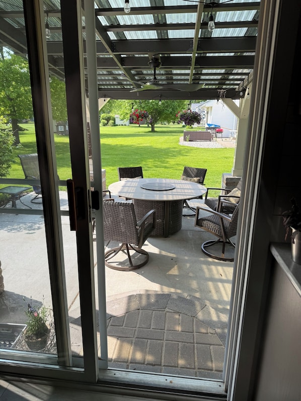 Interior - Spacious 4-bedroom house with Beautiful Patio close to EAA in Oshkosh (Oshkosh)