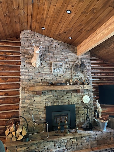 Luxe Logs - your perfect Adirondack Getaway!