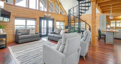 Lakeshore Lodge in peaceful Granbury
