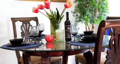 Charming 3-bedroom guest house with WiFi, AC in tranquil Allen