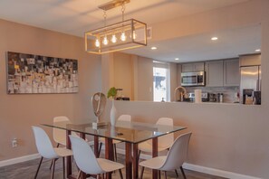 Dining - 3BR The Montrose Collective D, Walk to Food & Fun! ★★★★★ (Houston)