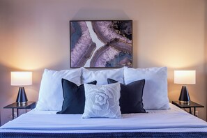 3 bedrooms, desk, travel cot, free WiFi - 3BR The Montrose Collective D, Walk to Food & Fun! ★★★★★ (Houston)