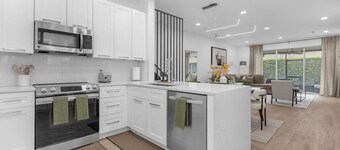 Stylish and Spacious Winter Park Retreat Close to Dining, Shopping and Rollins College