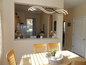 Dining - Big Beautiful 4 Bedroom in Regal Palms Resort (Davenport)