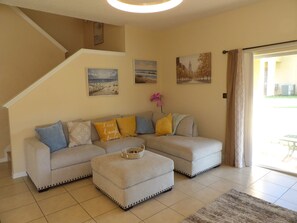 Living area - Big Beautiful 4 Bedroom in Regal Palms Resort (Davenport)