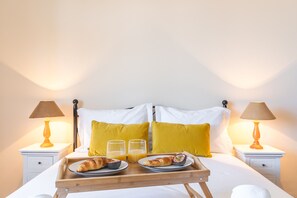 3 bedrooms, iron/ironing board, travel crib, free WiFi