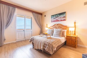 4 bedrooms, iron/ironing board, travel cot, free WiFi