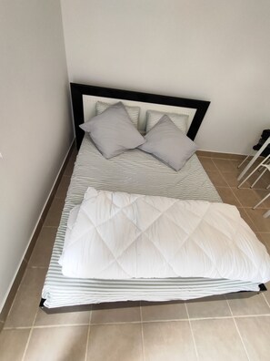 1 bedroom, free WiFi, bed sheets, wheelchair access - One-storey studio with free parking (Le Passage)