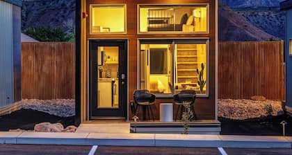 Zion Retreat: Brand New Tiny Home w/ King Bed, Full Kitchen & Kids Loft #1