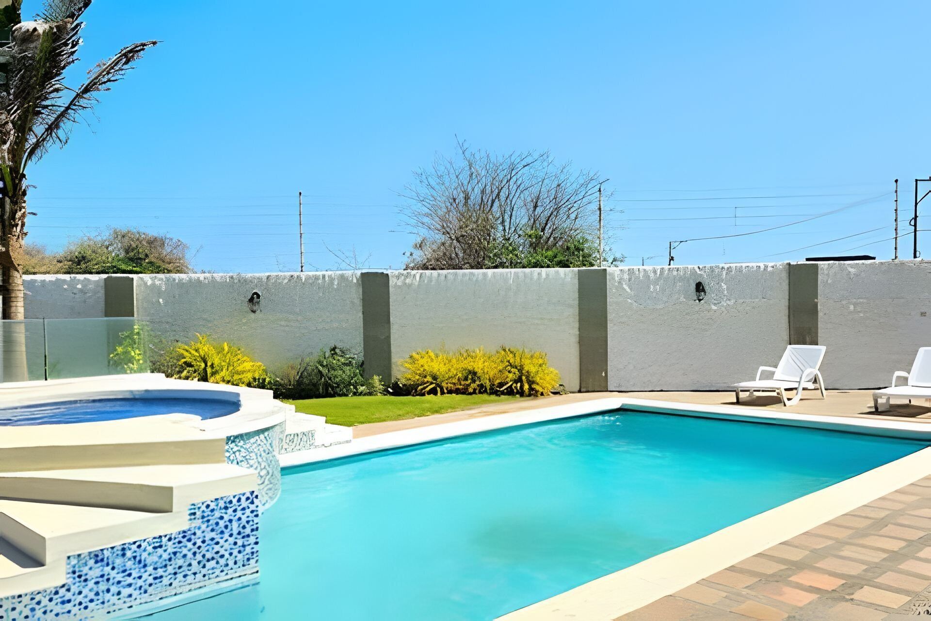 Chalet | Piscina | Una piscina al aire libre