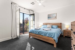 3 bedrooms, desk, iron/ironing board, free WiFi