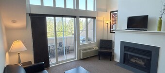 Penthouse Suite on Golf Course - 308