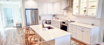 Burt Lake / Burt View Condo: Luxury Waterfront Comfort
