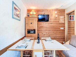 Dining - Les Chaudes Almes by Interhome (Tignes)