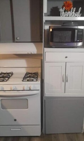Microondas, placa de cocina