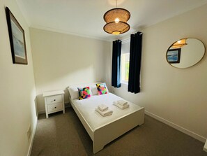 2 dormitoris, Internet i roba de llit 