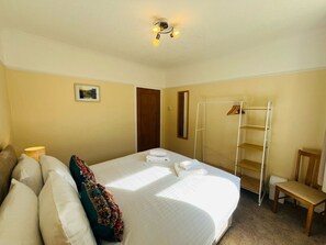 3 bedrooms, iron/ironing board, travel cot, free WiFi