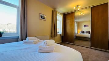 3 bedrooms, iron/ironing board, travel crib, free WiFi