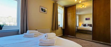 3 Schlafzimmer, Bügeleisen/Bügelbrett, Reisekinderbett, kostenloses WLAN