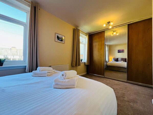 3 bedrooms, iron/ironing board, travel cot, free WiFi