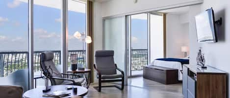 2 Schlafzimmer, Schreibtisch, BĂŒgeleisen/BĂŒgelbrett, WLAN