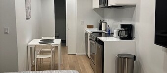 Charming studio with WiFi and AC in downtown Sacramento