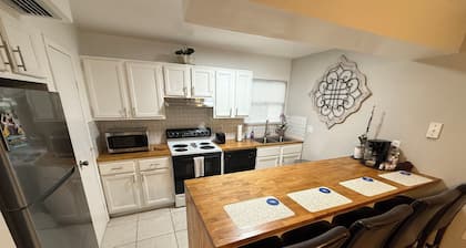Close to UF Condo 2 Beds 1 Bath with parking in Gainesville, FL