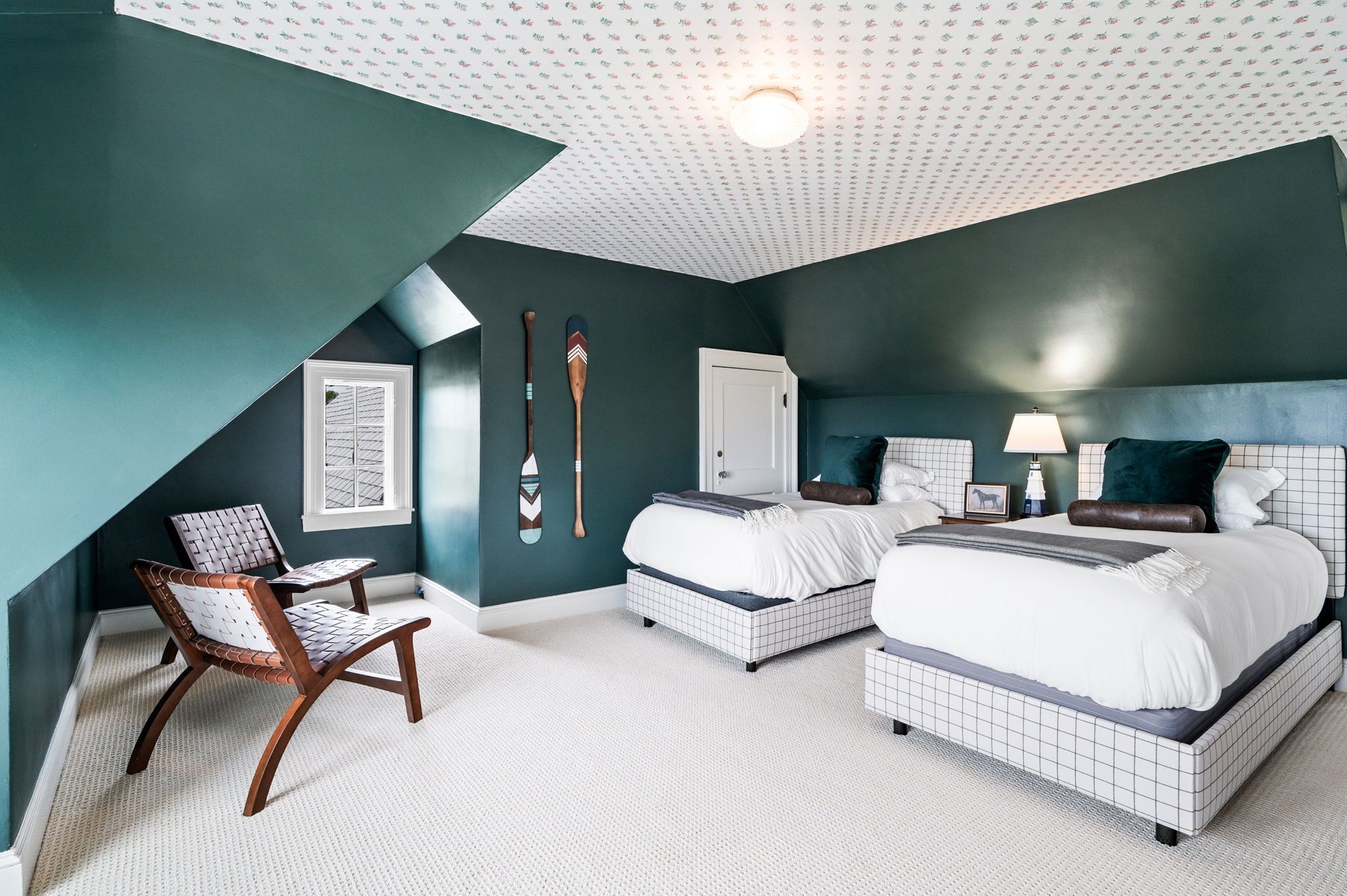 9 bedrooms, desk, iron/ironing board, WiFi