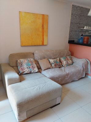 Smart TV, computer monitors - House 150 meters from the beach in Paraty.  A/C, WI-FI, SMART TV AND LOUNDRY. (Jabaquara Paraty)