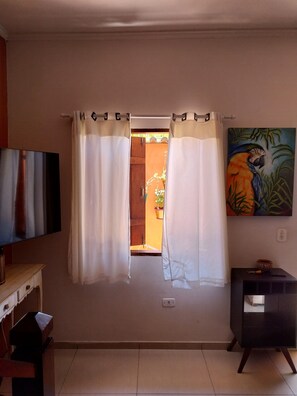 Interior - HOUSE 150 METERS FROM JABAQUARA BEACH. A/C, WI-FI, SMART TV AND LOUNDRY. (Jabaquara Paraty)