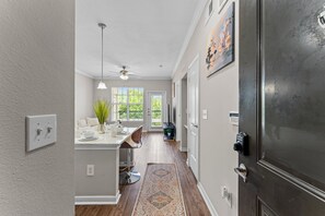 Interior - Bright 1BR in Magnolia + Near Woodlands Waterway (Magnolia)